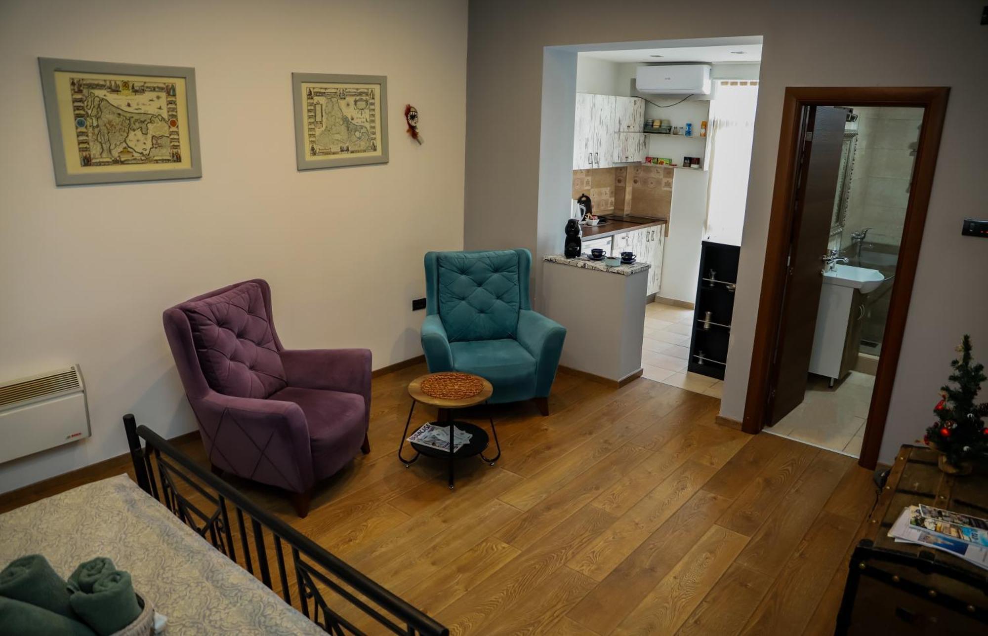 Rezervisi Slobodno, U Centru Smo Apartman Újvidék Kültér fotó
